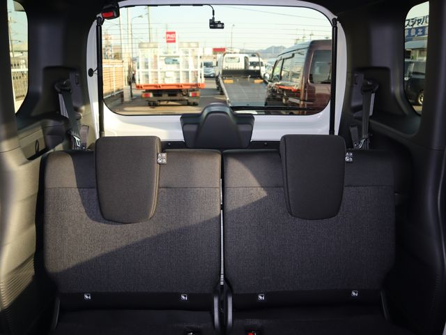 HONDA N BOX CUSTOM 2023 Image 31