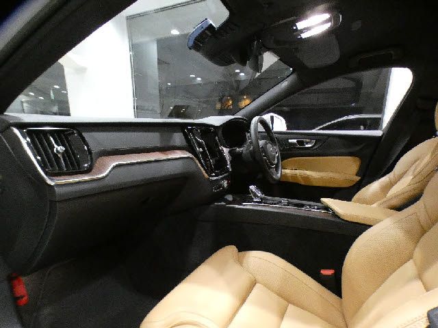 VOLVO V60 CROSS COUN 2022 Image 31