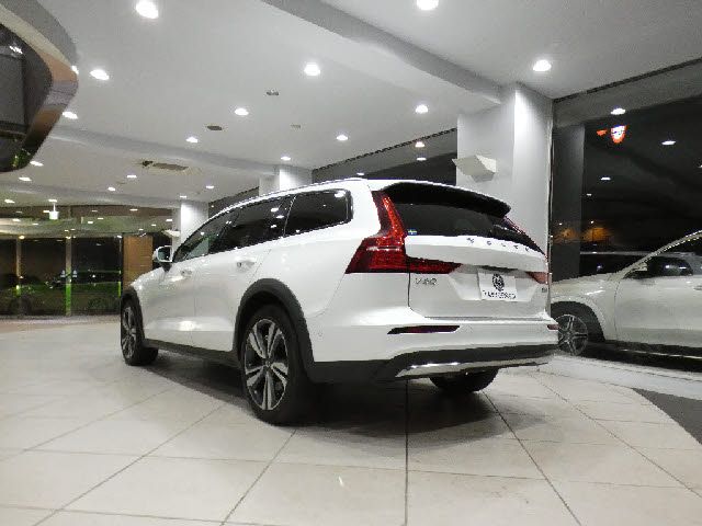 VOLVO V60 CROSS COUN 2022 Image 31