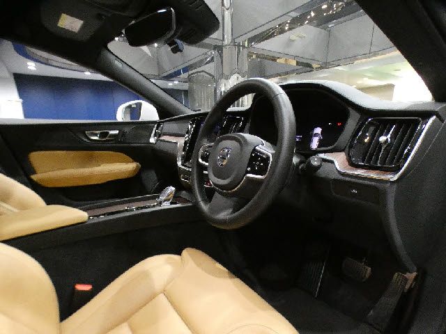 VOLVO V60 CROSS COUN 2022 Image 31