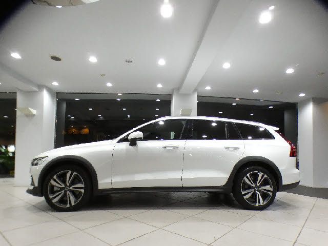 VOLVO V60 CROSS COUN 2022 Image 31
