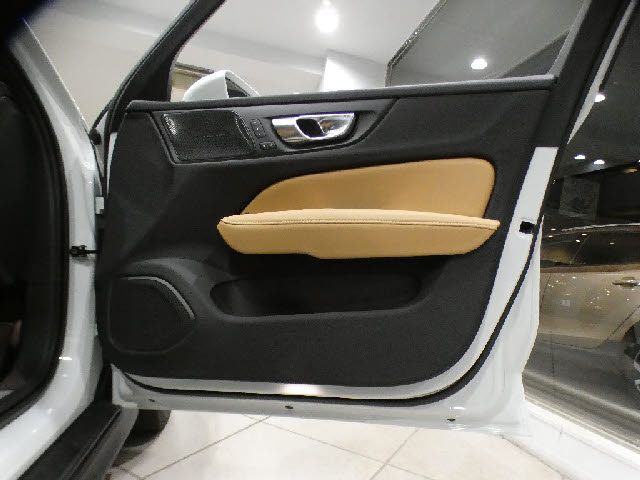 VOLVO V60 CROSS COUN 2022 Image 31