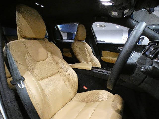 VOLVO V60 CROSS COUN 2022 Image 31