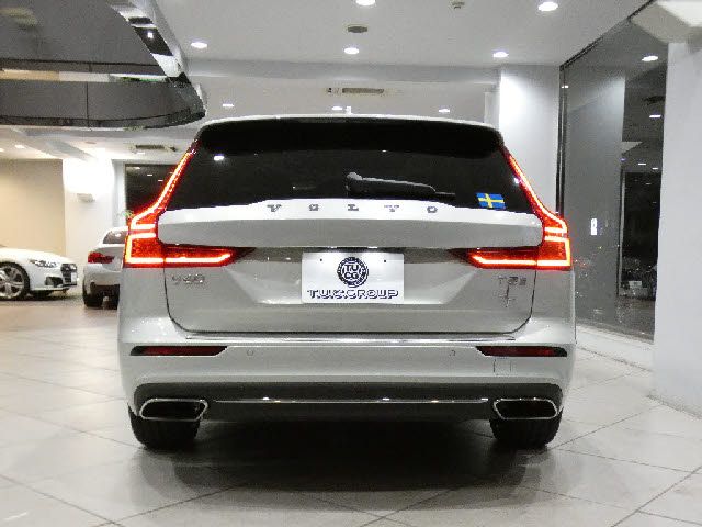 VOLVO V60 2019 Image 31
