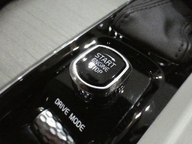 VOLVO V60 2019 Image 31