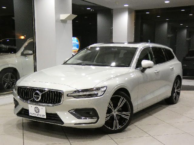 VOLVO V60 2019 Image 31