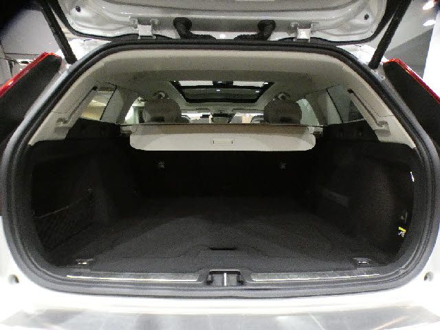 VOLVO V60 2019 Image 31