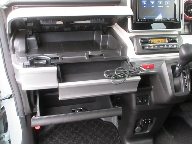 SUZUKI SPACIA 4WD 2023 Image 31