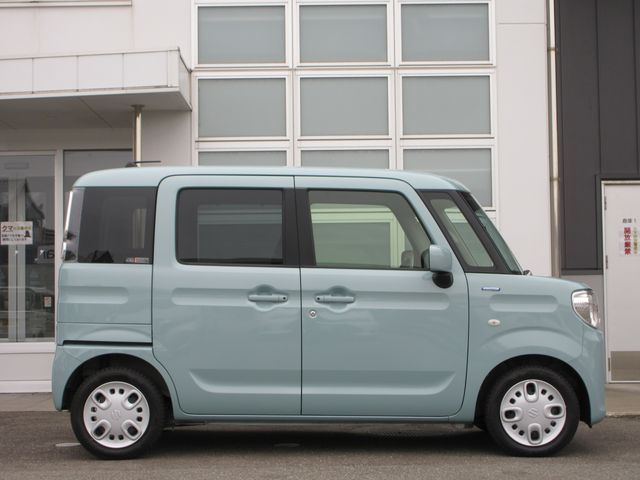 SUZUKI SPACIA 4WD 2023 Image 31