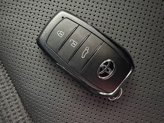 TOYOTA COROLLA CROSS HYBRID 2025 Image 31