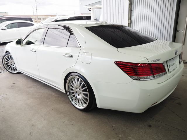 TOYOTA CROWN MAJESTA HYBRID 2014 Image 31