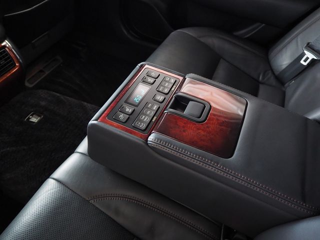 TOYOTA CROWN MAJESTA HYBRID 2014 Image 31