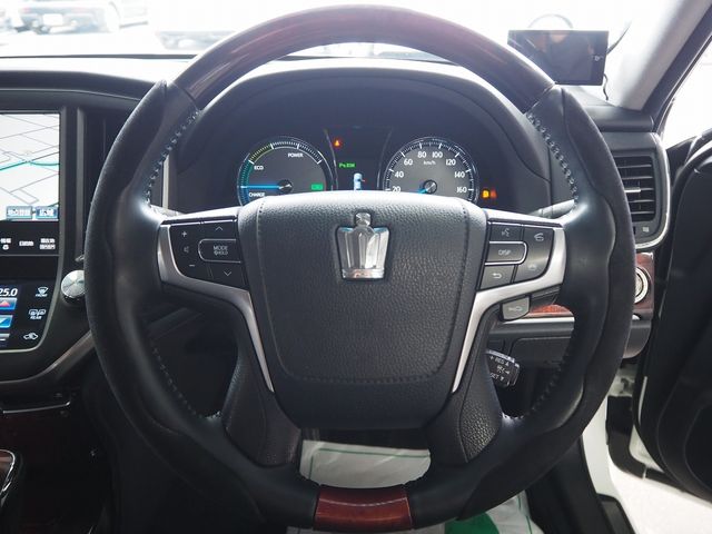 TOYOTA CROWN MAJESTA HYBRID 2014 Image 31