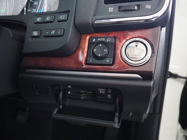 TOYOTA CROWN MAJESTA HYBRID 2014 Image 31