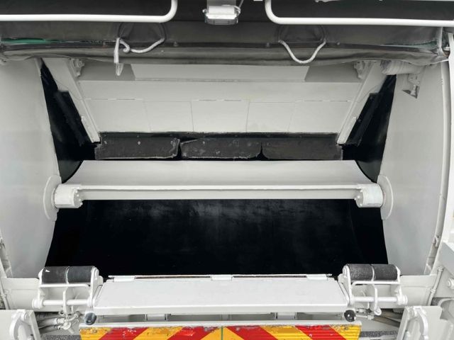 HINO DUTRO 2018 Image 31