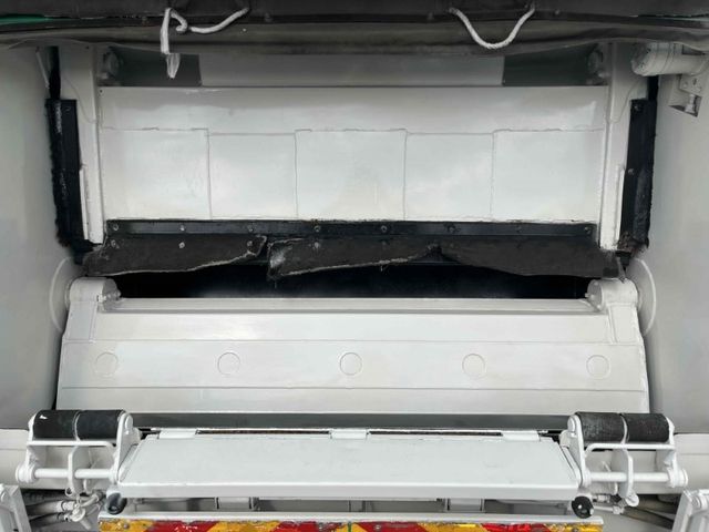 HINO DUTRO 2018 Image 31