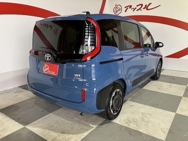 TOYOTA SIENTA HYBRID 2022 Image 31