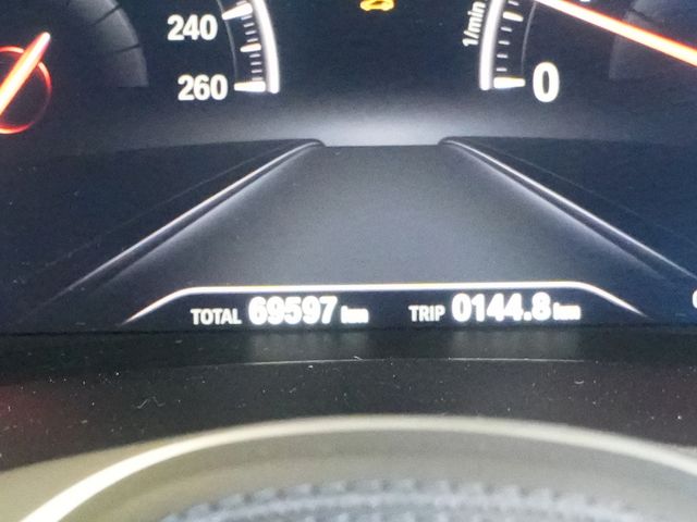 BMW 5SERIES TOURING 2018 Image 31