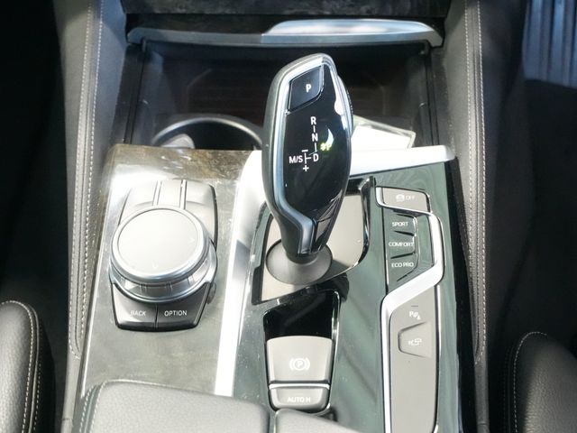 BMW 5SERIES TOURING 2018 Image 31