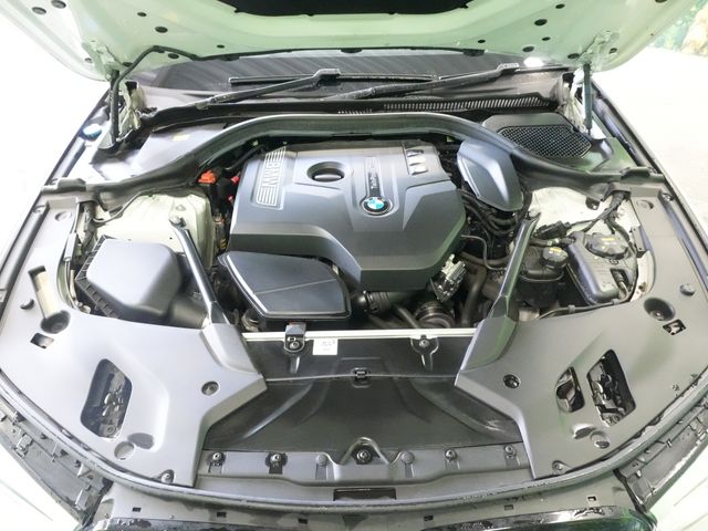 BMW 5SERIES TOURING 2018 Image 31