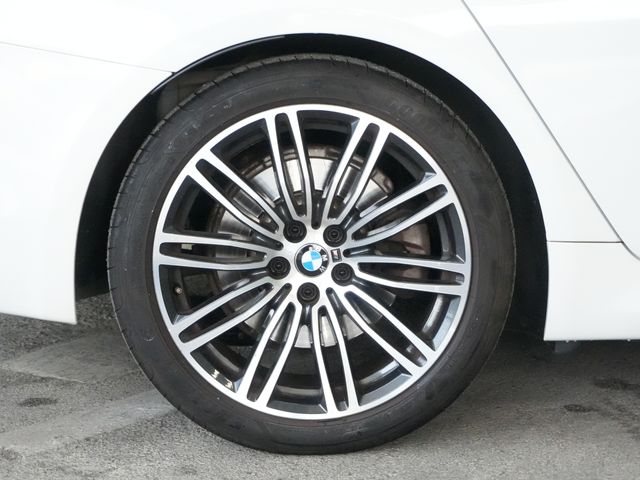 BMW 5SERIES TOURING 2018 Image 31