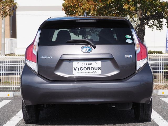 TOYOTA AQUA 2015 Image 31