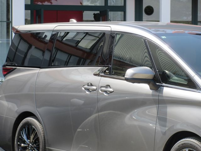 TOYOTA VELLFIRE  HYBRID 2026 Image 31