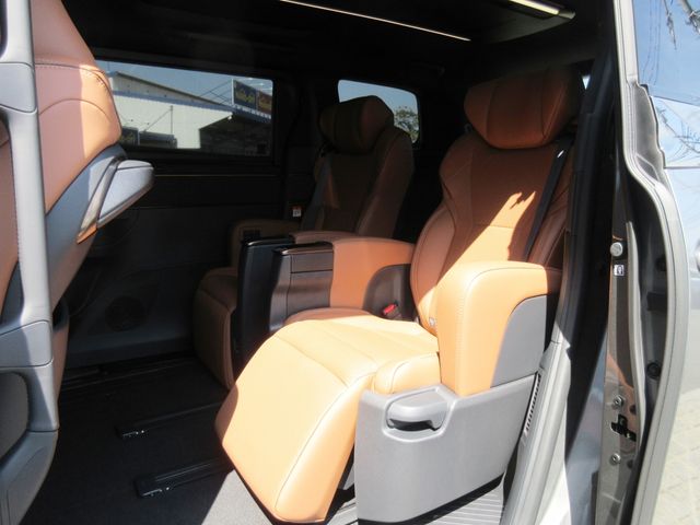 TOYOTA VELLFIRE  HYBRID 2026 Image 31