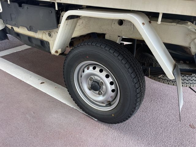 DAIHATSU HIJET TRUCK 4WD 2015 Image 31