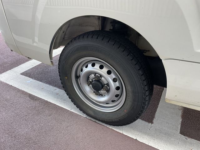 DAIHATSU HIJET TRUCK 4WD 2015 Image 31