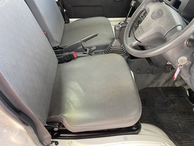 DAIHATSU HIJET TRUCK 4WD 2015 Image 31