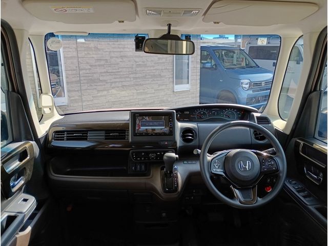 HONDA N BOX 2021 Image 31