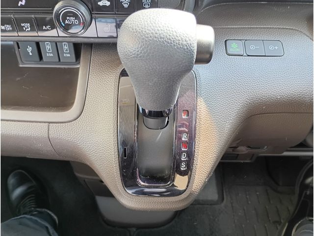 HONDA N BOX 2021 Image 31