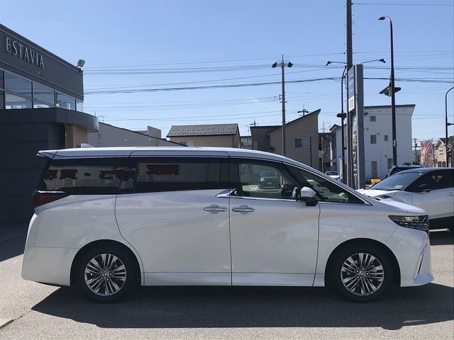 TOYOTA ALPHARD HYBRID 2025 Image 31