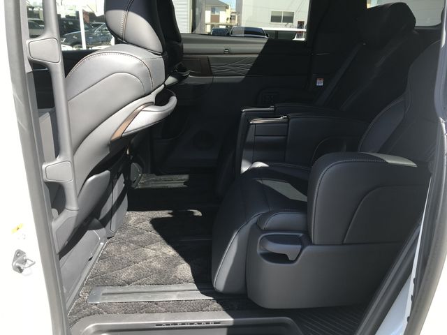 TOYOTA ALPHARD HYBRID 2025 Image 31