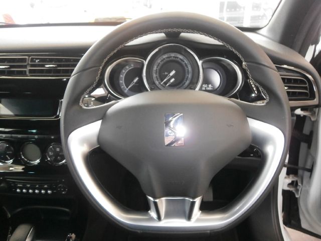 CITROEN DS3 CABRIO 2016 Image 31