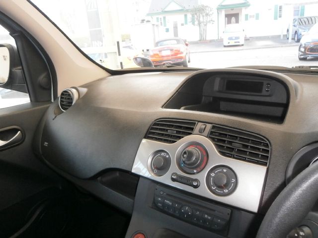 RENAULT KANGOO 2013 Image 31