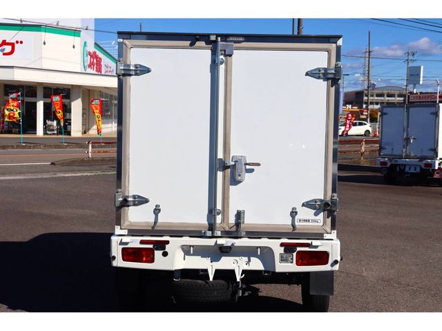 DAIHATSU HIJET TRUCK 4WD 2022 Image 31