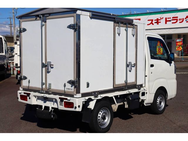 DAIHATSU HIJET TRUCK 4WD 2022 Image 31