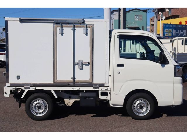 DAIHATSU HIJET TRUCK 4WD 2022 Image 31