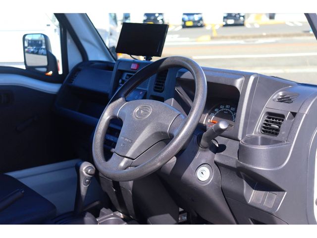 DAIHATSU HIJET TRUCK 4WD 2022 Image 31