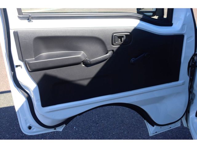 DAIHATSU HIJET TRUCK 4WD 2022 Image 31