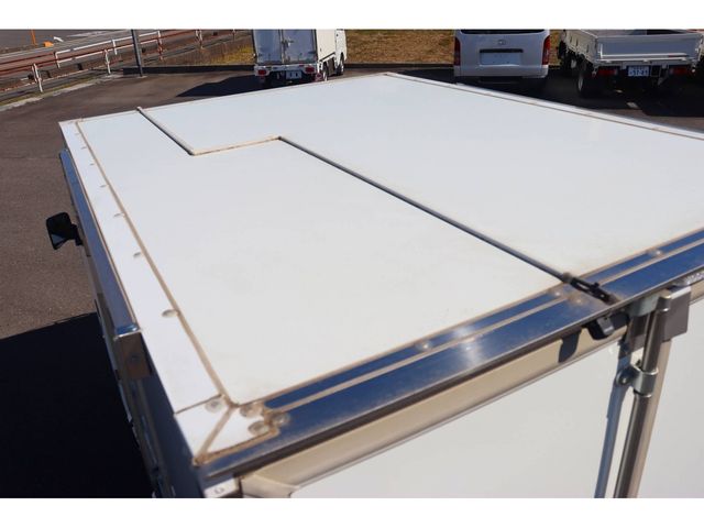 DAIHATSU HIJET TRUCK 4WD 2022 Image 31