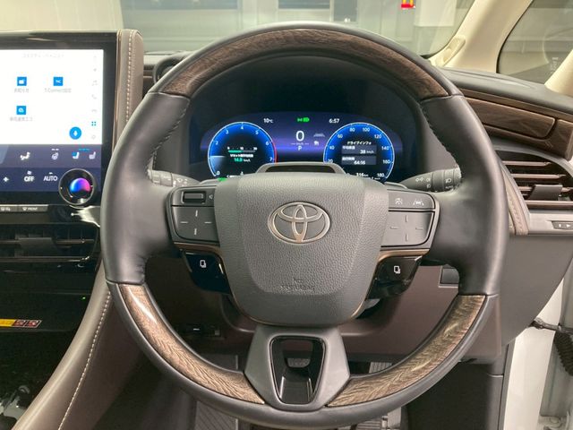 TOYOTA ALPHARD HYBRID 2025 Image 31