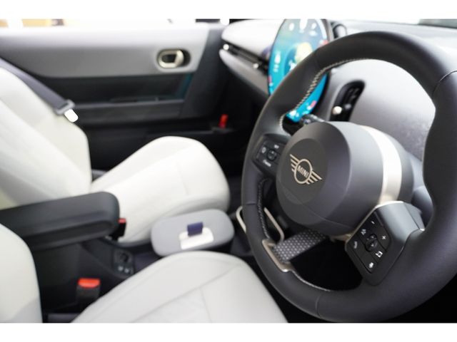 BMW MINI COOPER OPEN 2025 Image 31