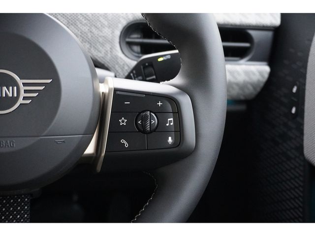 BMW MINI COOPER OPEN 2025 Image 31