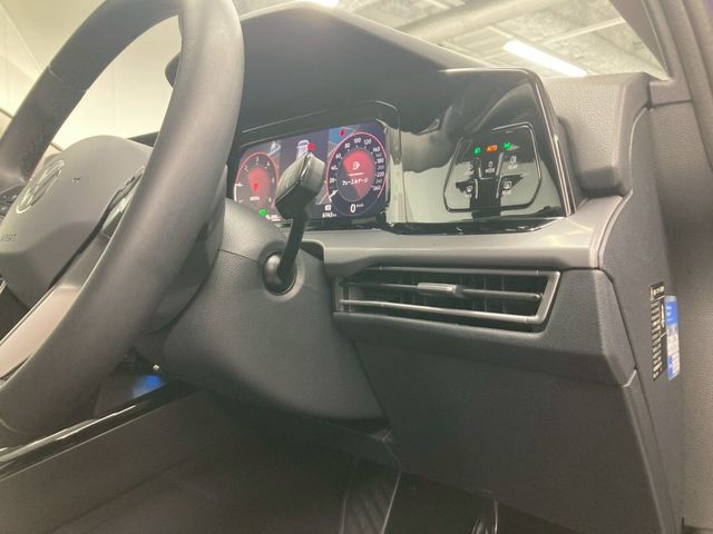 VOLKSWAGEN GOLF VARI 2024 Image 31