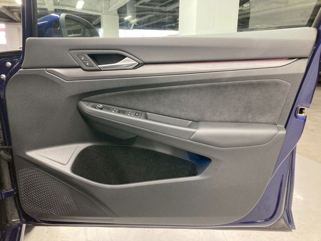 VOLKSWAGEN GOLF VARI 2024 Image 31