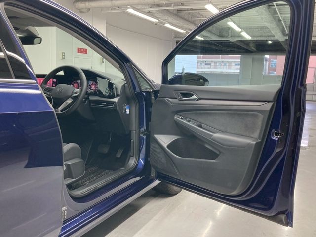 VOLKSWAGEN GOLF VARI 2024 Image 31