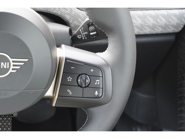 BMW MINI COOPER OPEN 2025 Image 31